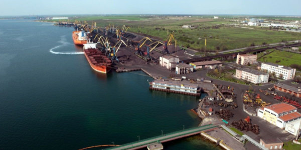 Фото – Экспорт черных металлов через порты в январе-апреле упал на 2,9%