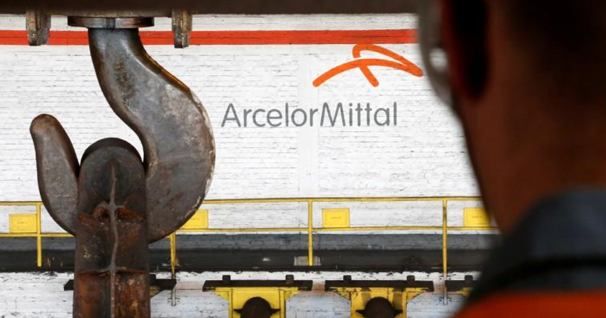 Гвинея хочет привлечь ArcelorMittal к транспортировке железной руды (c) www.shutterstock.com