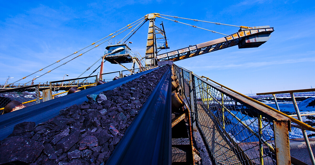 Китай увеличил добычу железной руды в мае на 1,5% © shutterstock.com