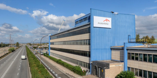 Фото – ArcelorMittal продал семь сталелитейных заводов в Европе компании Liberty House