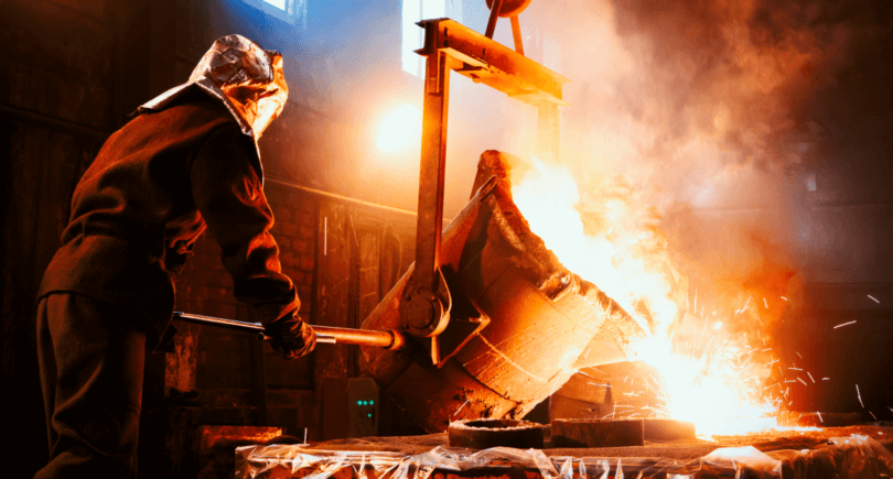 40% работников металлоотрасли получают более 15 тыс. грн в месяц (c) shutterstock.com