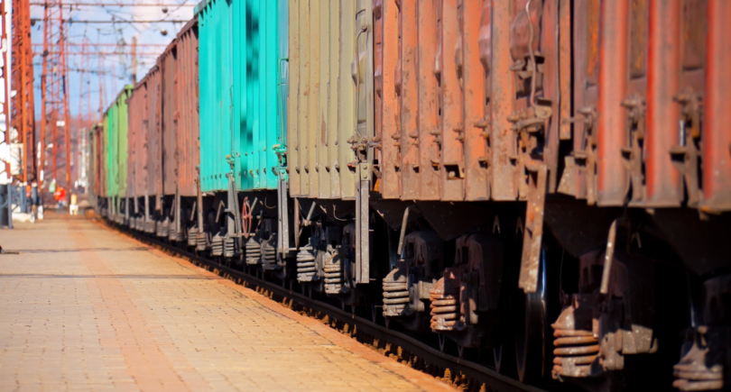 Железнодорожные перевозки руды за 8 месяцев выросли на 4,1% (c) shutterstock.com