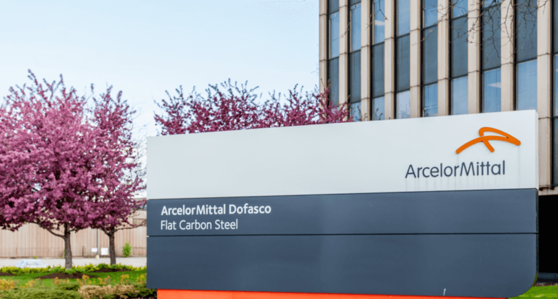 ArcelorMittal может продать железорудные активы в Канаде и Бразилии (c) shutterstock.com