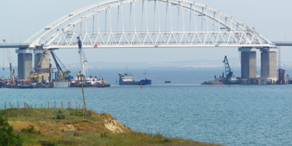 Фото – В августе-сентябре усложнились судозаходы в Азовское море