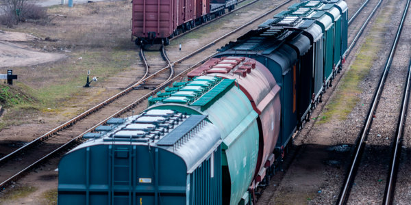Фото – Чим загрожує заборона на подовження терміну служби вагонів