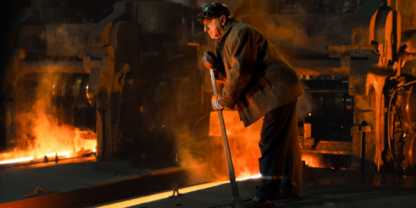 Photo – The number of steel workers dropped by 1,150 people over a month