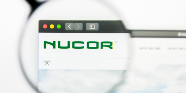 Фото – Nucor запустит сталелитейный завод на ветро- и гидроэнергетике