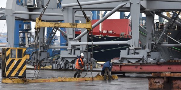 Фото – Маріупольський порт у січні наростив перевалку металів на 69,7%