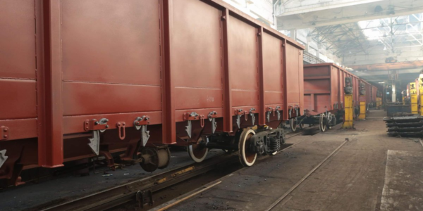 Фото – Виробництво вантажних вагонів за 2 місяці впало на 63%