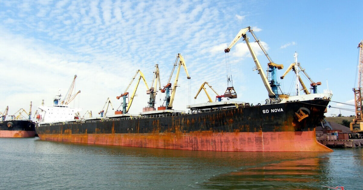 За два месяца экспорт руды через морпорты Украины вырос на 41% (c) shutterstock.com