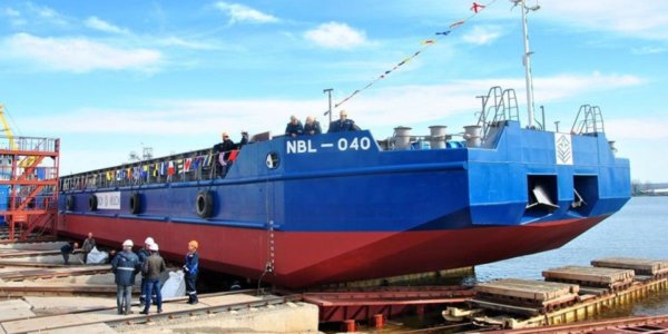 Фото – «Нибулон» спустил на воду вторую из четырех барж проекта В1500
