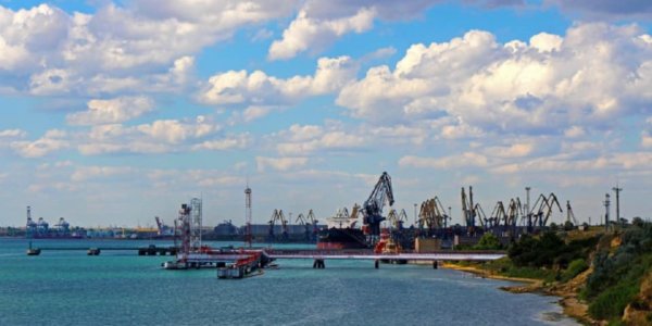 Фото – Порт «Південний» в марте обновил рекорд месячной перевалки грузов