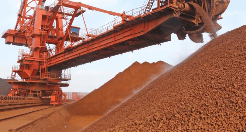 Китай сократил импорт железной руды в марте на 3,8% (c) shutterstock.com