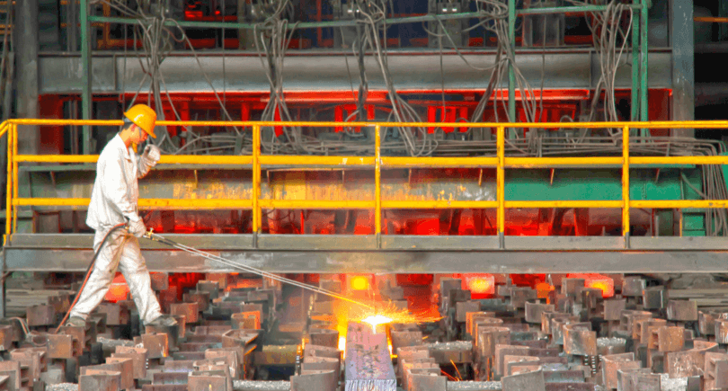 Испанские сталелитейщики призывают власти разрешить производство (c) shutterstock.com