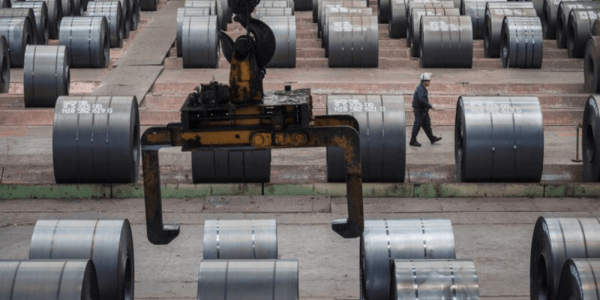 Фото – Китайські металурги скоротили запаси металопродукції на 6,3%