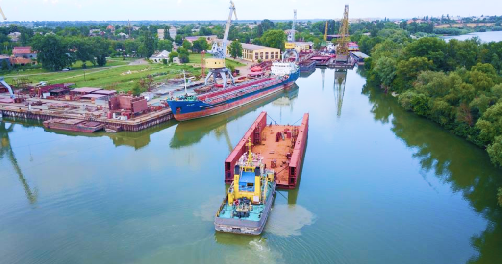 «Дунайсудосервис» спустил на воду часть корпуса баржи D-6000 — Новости ...