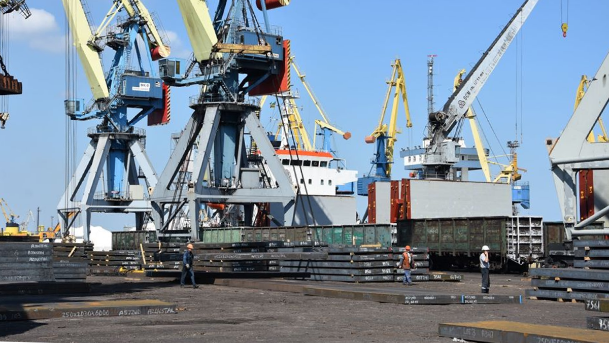 Мариупольский порт в январе-мае нарастил перевалку грузов на 17,3% (с) facebook.com/marport.offpage/