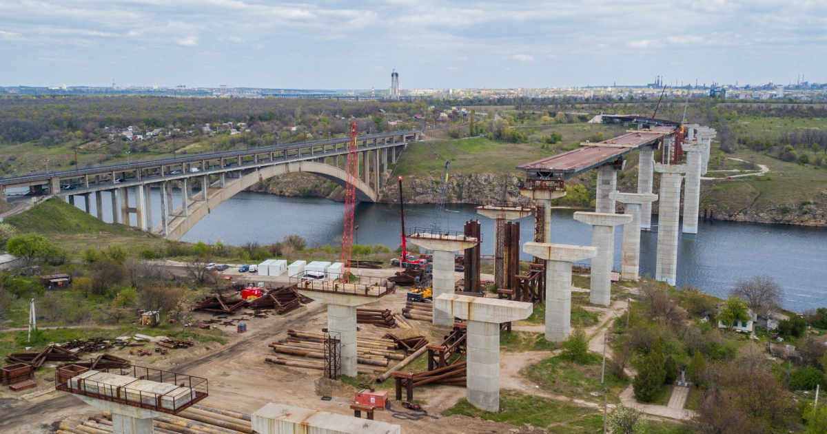 АМКР поставил первую партию проката для моста в Запорожье (с) ukravtodor.gov.ua