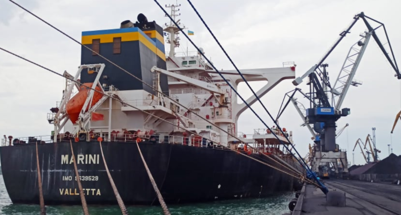 Порт «Підениий» за май нарастил экспортную перевалку руды на 13,9% (с) facebook.com/seaportYuzhny
