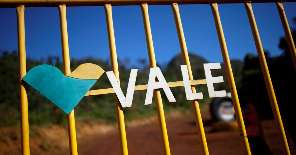 Vale прогнозирует спад цен на железную руду втором полугодии (с) reuters