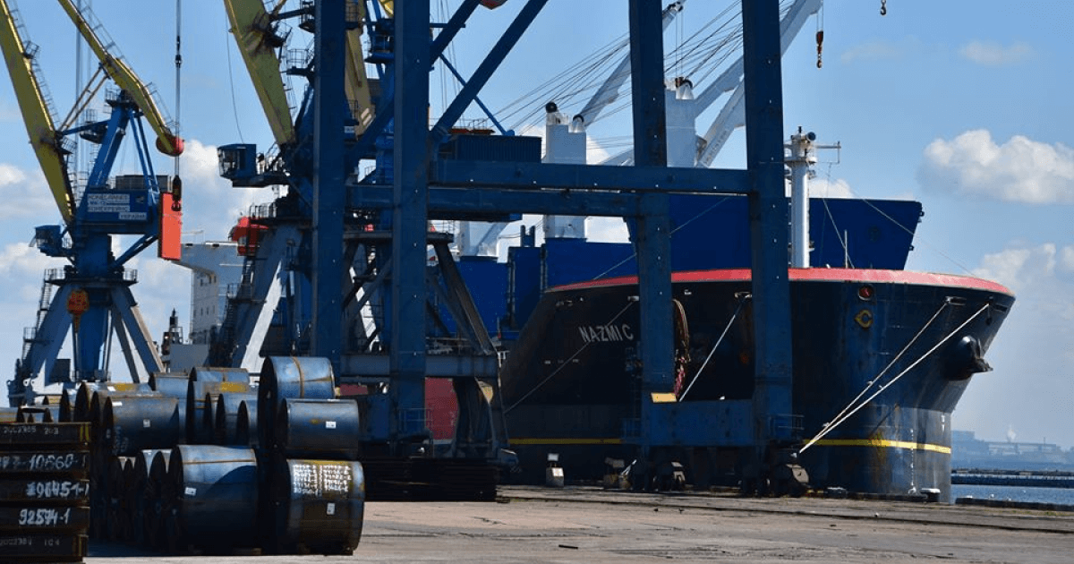Мариупольский порт в июле нарастил перевалку грузов на 10,3% (c) marport.net