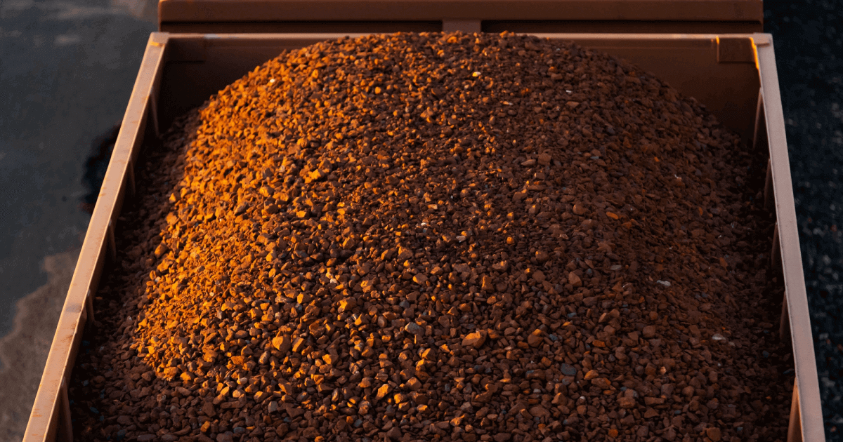 Украина в октябре нарастила экспорт железной руды на треть (c) bloomberg.com