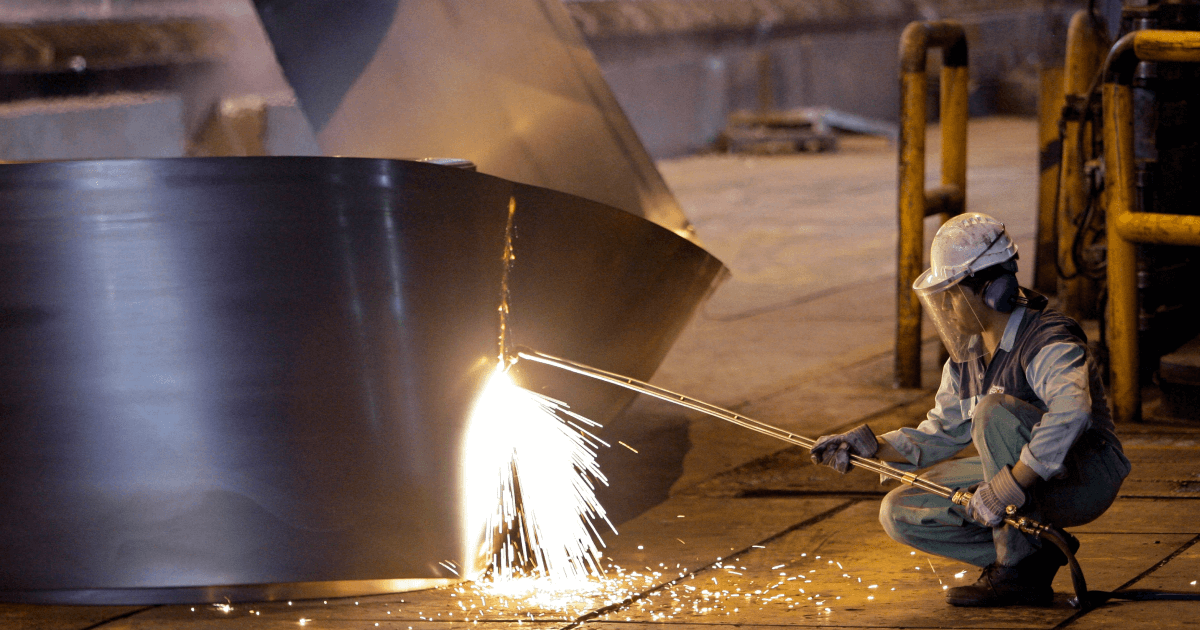 США ввели санкции против 12 металлургических предприятий Ирана (c) Voice of America