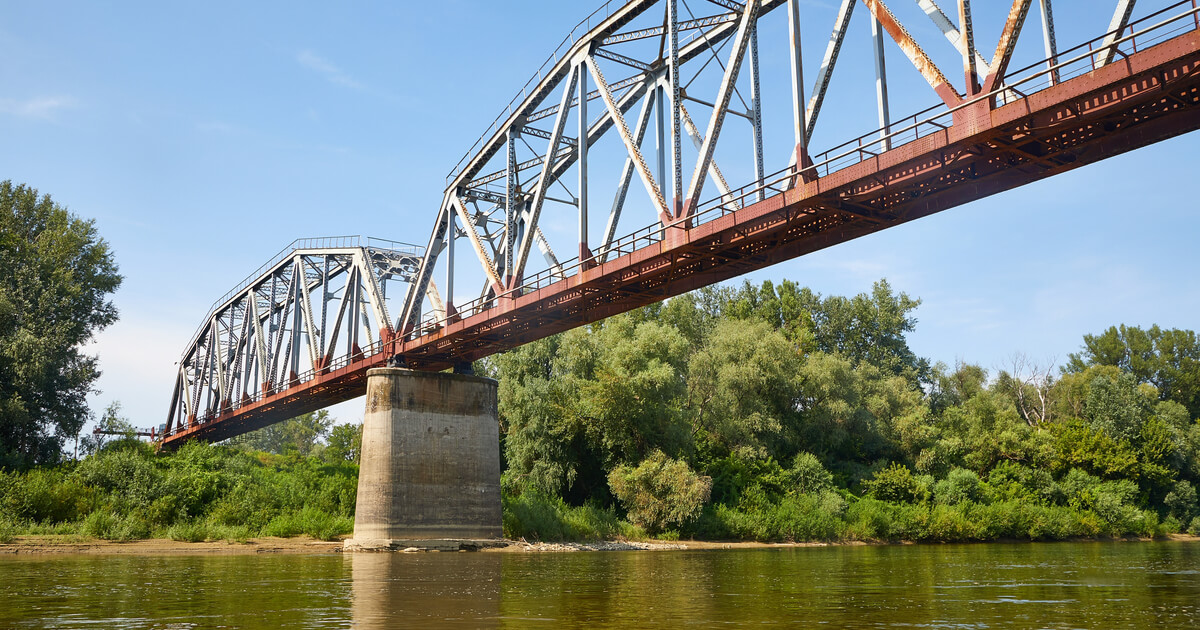 УЗ в 2021 году планирует отремонтировать более 80 ж/д мостов и переходов