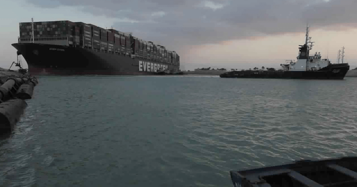 Контейнеровоз Ever Given сняли с мели в Суэцком канале (c) Suez Canal Authority