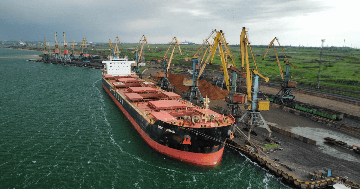 В мае экспорт руды через морпорты Украины сократился на четверть