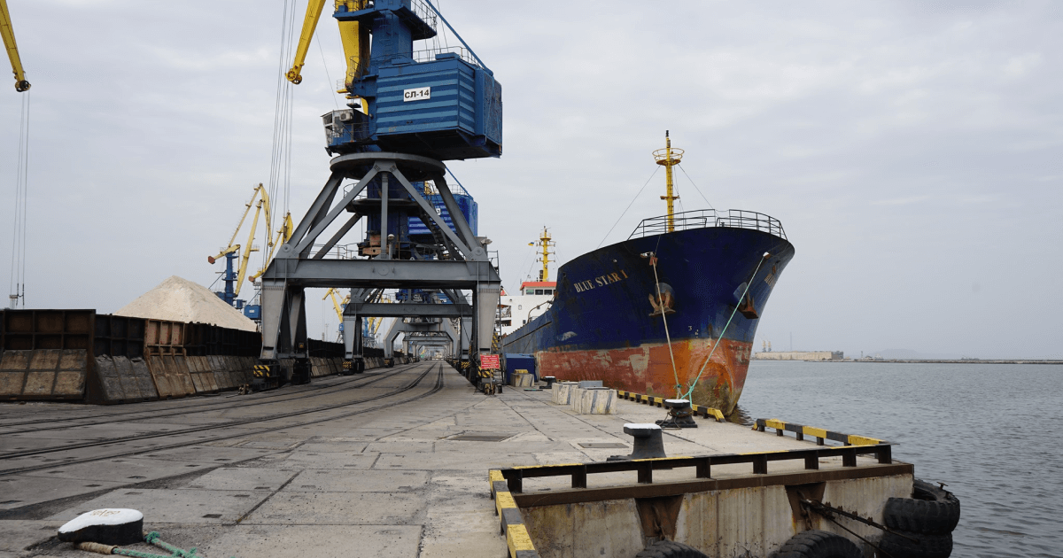 Мариупольский порт возобновил перевалку доменных шлаков
