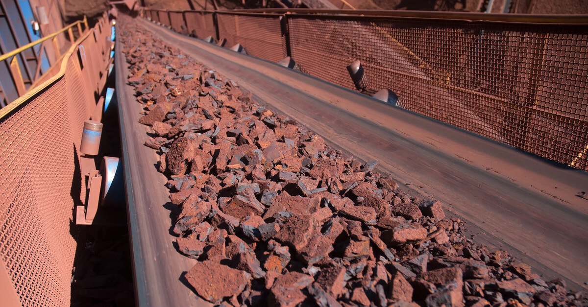 Китай в июне сократил импорт железной руды на 12%