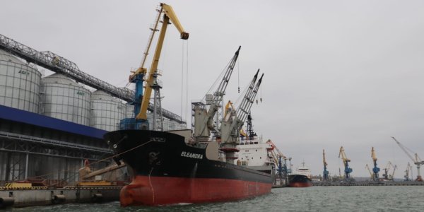 Фото – Порт Мариуполь повторил рекорд одновременной обработки судов