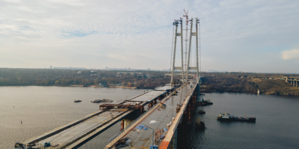 Фото – Onur завершила монтаж всех 48 вант на мосту в Запорожье