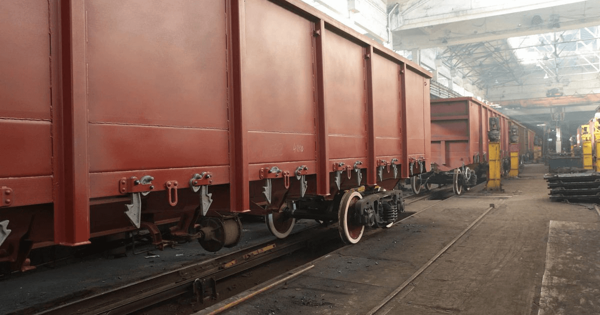 КВСЗ в ноябре произвел 143 грузовых вагона