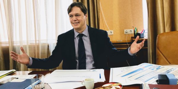 Фото – Рада повторным голосованием приняла отставку Сенниченко