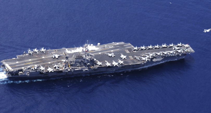Американский авианосец USS Kitty Hawk отправился в Техас на утилизацию (c) twitter.com/NavalInstitute