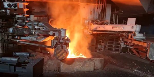 Photo – China cut steel production to a two-year low in November