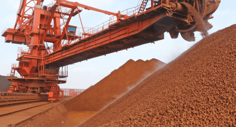Китай в 2021 году сократил импорт железной руды на 4,3% (c) shutterstock.com