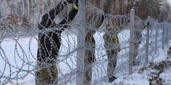 Фото – Пограничники наладили выпуск колючей проволоки на собственных мощностях