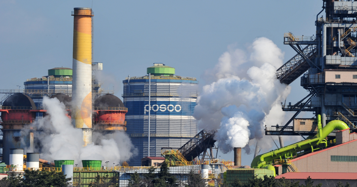 POSCO прогнозирует рост внутреннего спроса на сталь в 2022 году на 1,8% (c) shutterstock.com