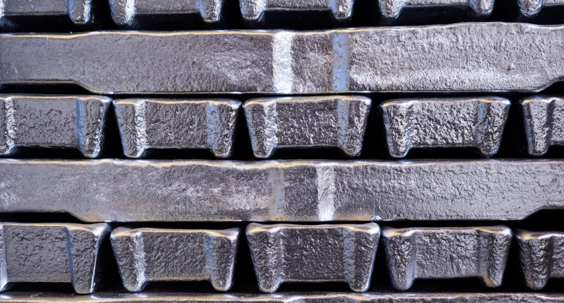 Alcoa допускает сбой поставок алюминия в случае конфликта России и Украины (c) shutterstock.com