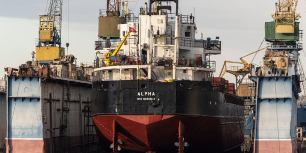 Фото – «Дунайсудоремонт» завершил ремонт сухогруза Alpha