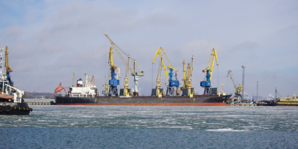 Фото – Мариупольский порт в январе нарастил перевалку металлов на 2%