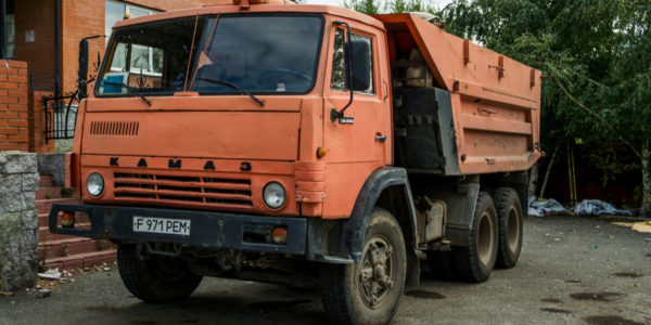 Фото – Євросоюз припинив поставки комплектуючих КамАЗу