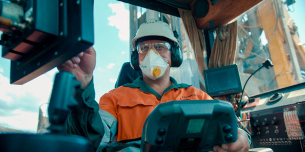 Фото – Ferrexpo передала понад 70 автомобілів для потреб армії та тероборони