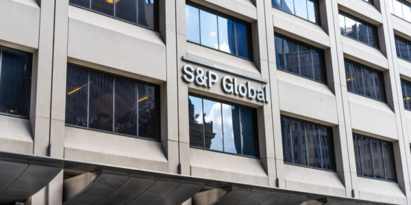Фото – S&P понизило рейтинги России в инвалюте до выборочного дефолта