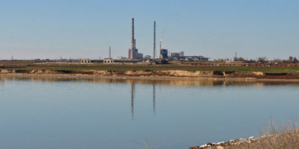 Фото – «Кримському титану» не вистачає ільменітової руди з України