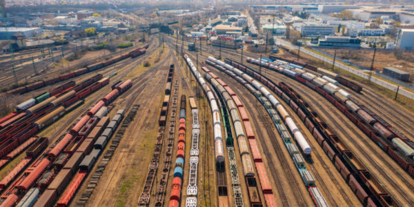 Фото – Угорська залізниця попередньо узгодила курсування вагонів із заміною візків