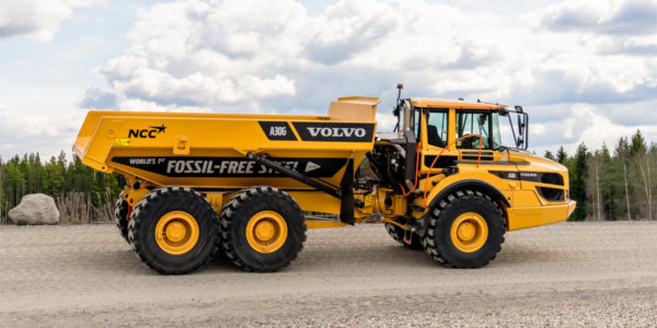 Фото – Volvo CE поставила NCC перший у світі самоскид із «зеленої» сталі SSAB